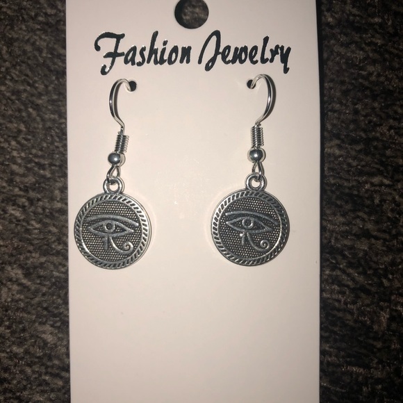 Eye of Horus Earrings 👁 - Picture 5 of 7